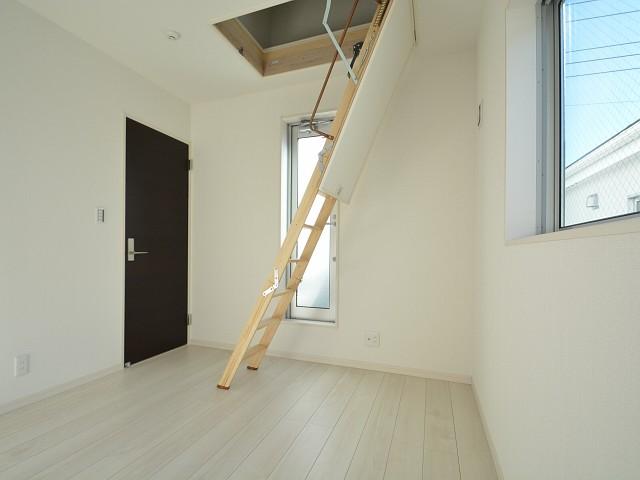 Non-living room. Kodaira Tenjin-cho 1-chome 1 Building Western style room