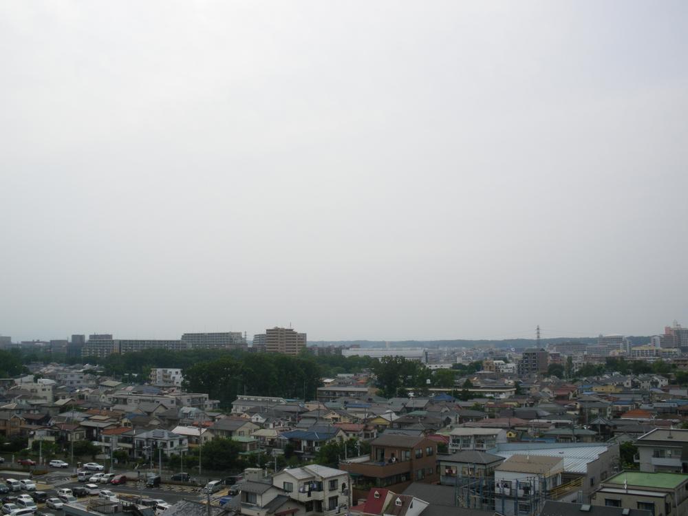 View photos from the dwelling unit. Overlooking the Higashiyamatoshi direction from balcony. Vista opened with no front or the like is the room of charm.