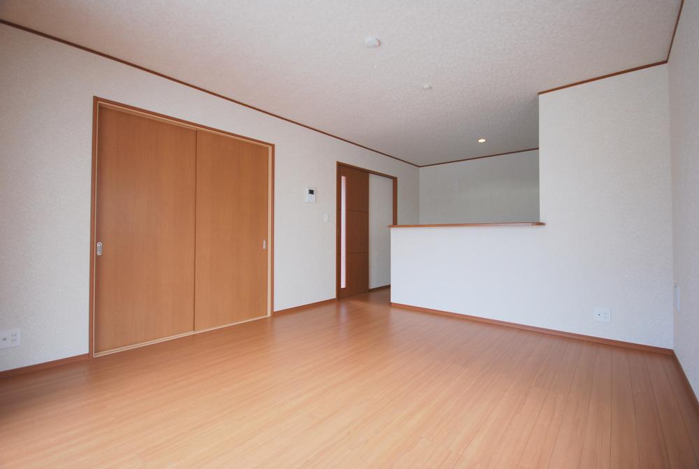 Same specifications photos (living). Example of construction