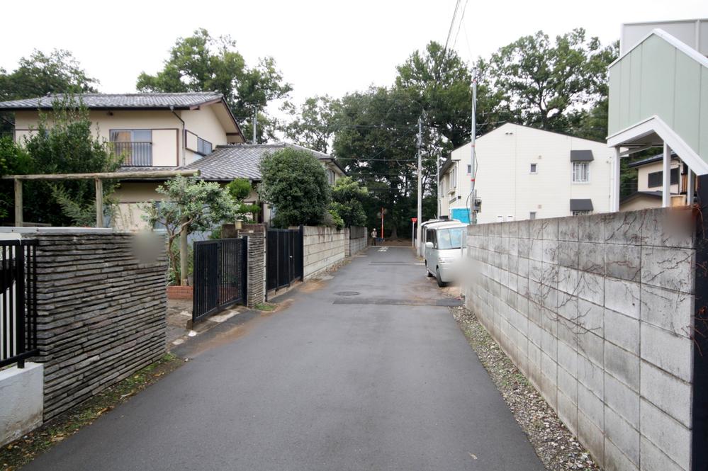 Local photos, including front road. Local Photos