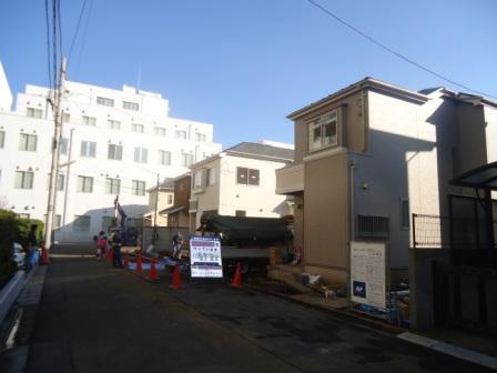 Local photos, including front road. Front road (November 16, 2013) Shooting