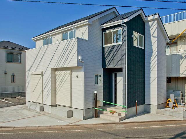 Local appearance photo. Local (12 May 2013) Shooting