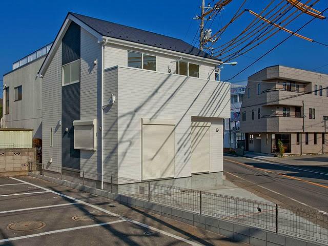 Local appearance photo. Local (12 May 2013) Shooting