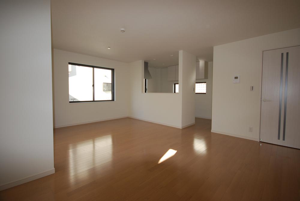 Same specifications photos (living). Example of construction