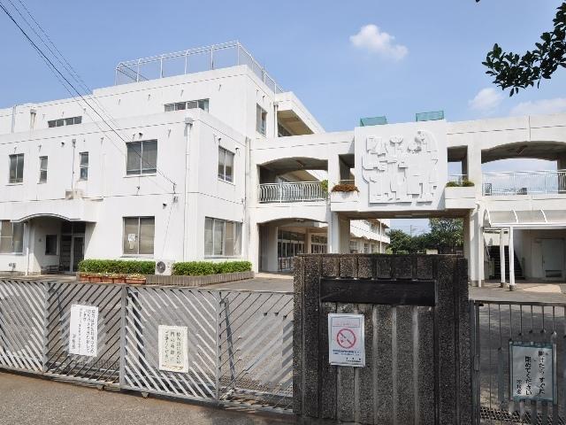 Primary school. Deng 1100m until the tenth elementary school