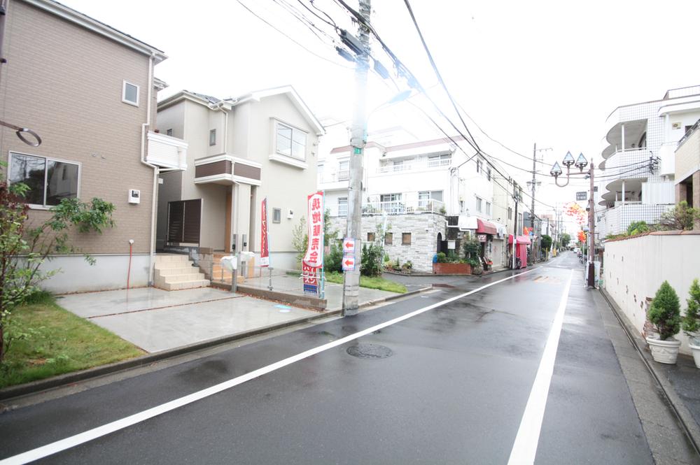 Local photos, including front road. Local (12 May 2013) Shooting