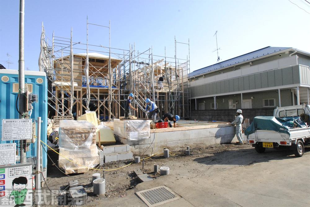 Local photos, including front road. Local (11 May 2013) Shooting 1 Building