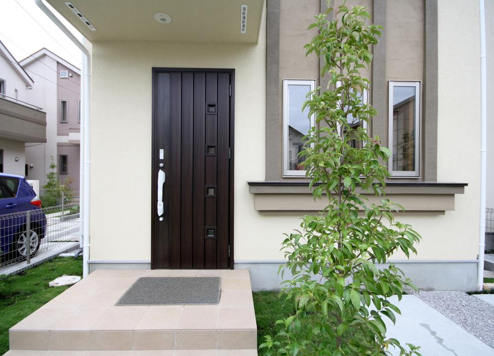 Local appearance photo. Local (10 May 2013) Shooting entrance