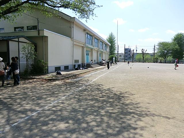 Primary school. Kodaira stand Xiaoping 687m until the fifteenth Elementary School