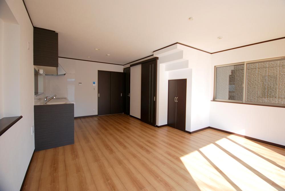 Same specifications photos (living). Example of construction