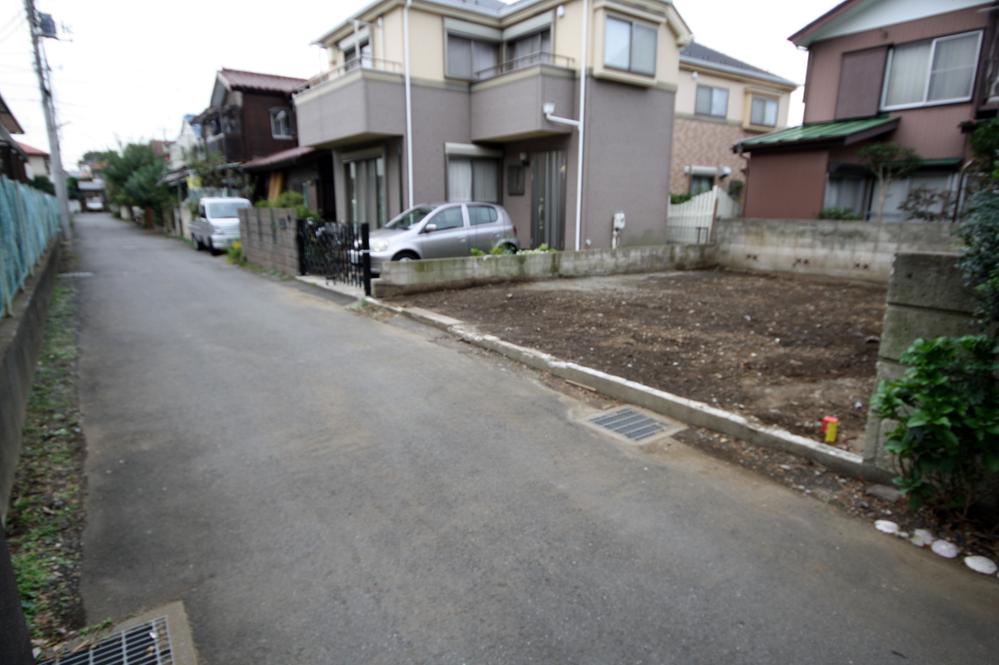 Local photos, including front road. Local Photos