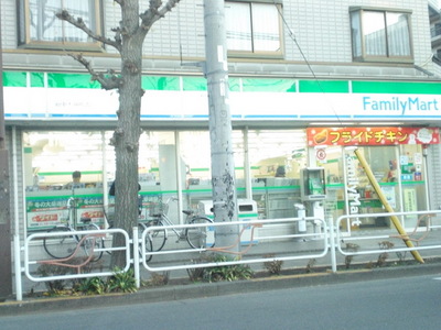 Convenience store. 190m to Family Mart (convenience store)