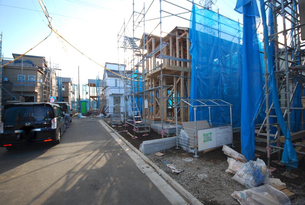 Local photos, including front road. Local Photos