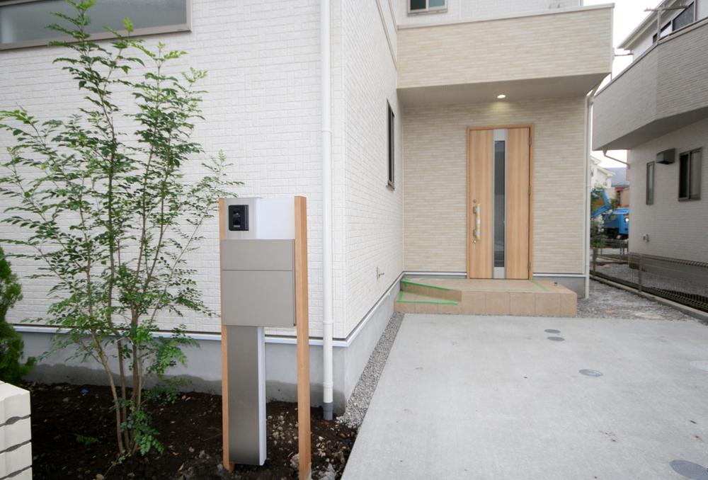 Local appearance photo. Local (10 May 2013) Shooting