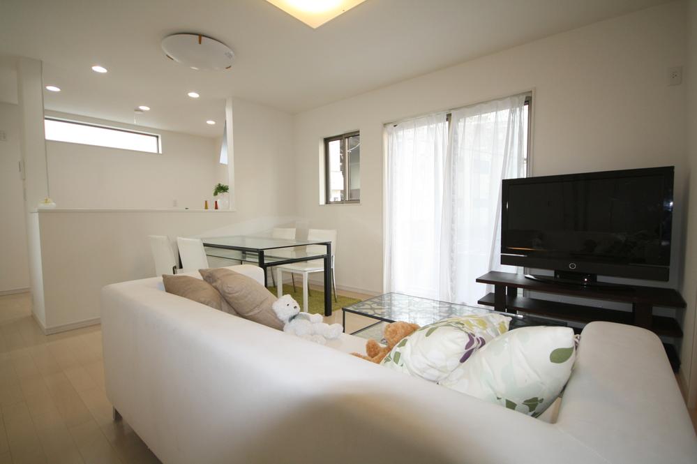 Living. Indoor (10 May 2013) Shooting