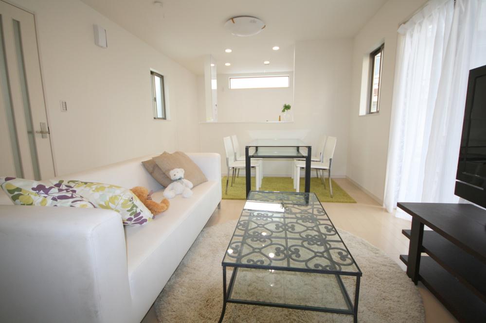 Living. Indoor (10 May 2013) Shooting