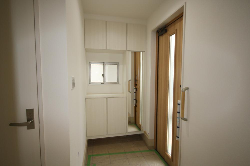 Entrance. Local (10 May 2013) Shooting