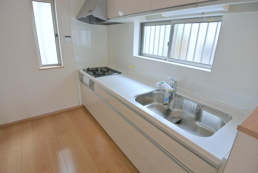 Same specifications photo (kitchen). Seller enforcement example