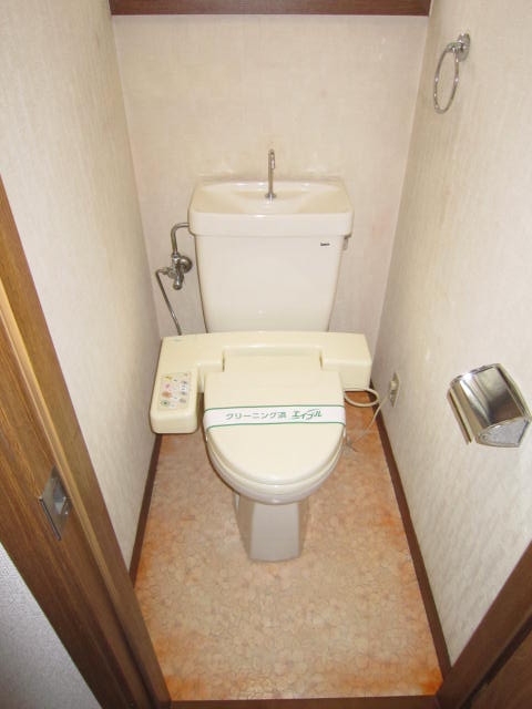 Toilet. With hot-water heating toilet seat ☆ 