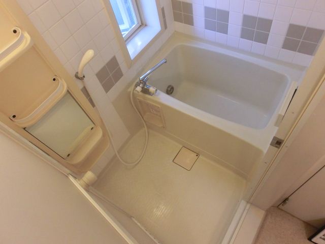 Bath.  ☆ Bathroom is with additional heating ☆ 