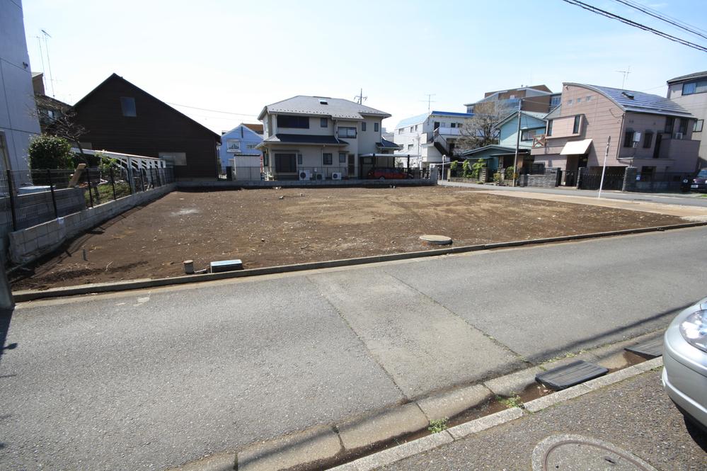 Local photos, including front road. Local Photos