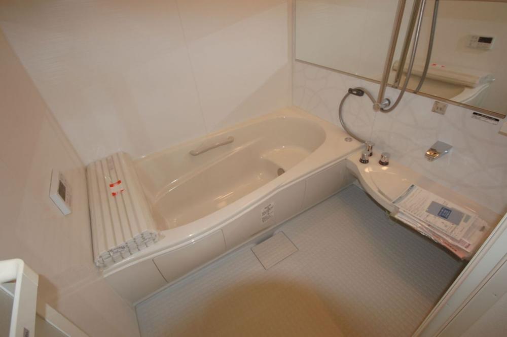 Same specifications photo (bathroom). Seller construction cases