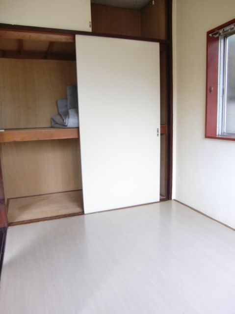Living and room. Western-style is a three tatami rooms