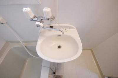 Washroom. Same type