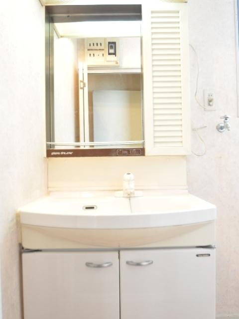 Wash basin, toilet. 5-chome washroom Kodaira Kogawahigashi cho