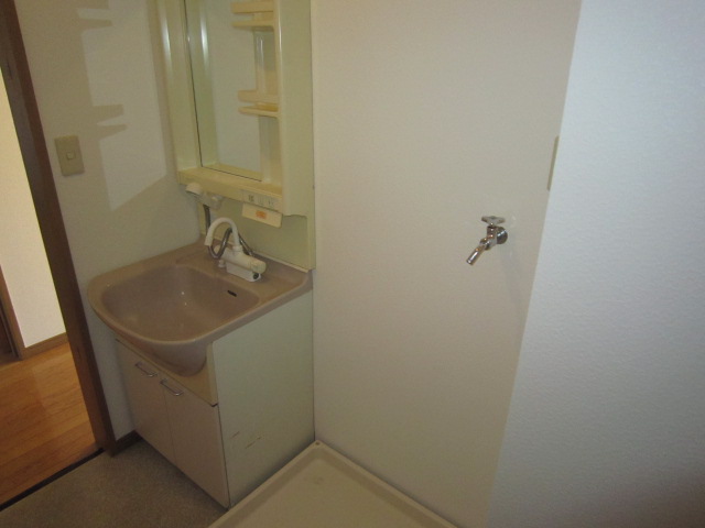 Washroom. Independent wash basin is glad shampoo dresser (^ - ^) v
