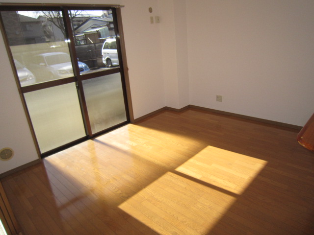 Living and room. Bright LDK on the south-facing (^ O ^)