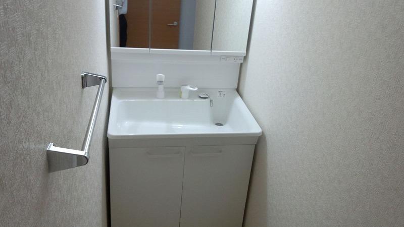 Wash basin, toilet. Indoor (10 May 2013) Shooting