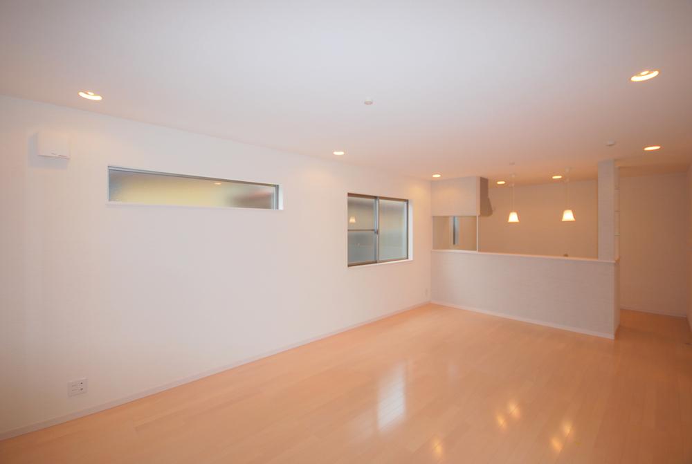 Same specifications photos (living). Example of construction