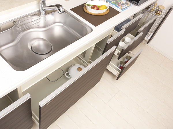 Kitchen.  [Functional kitchen storage] Storage of system kitchens, It can be effectively utilized in the cabinet, It has adopted a sliding soft-close storage.