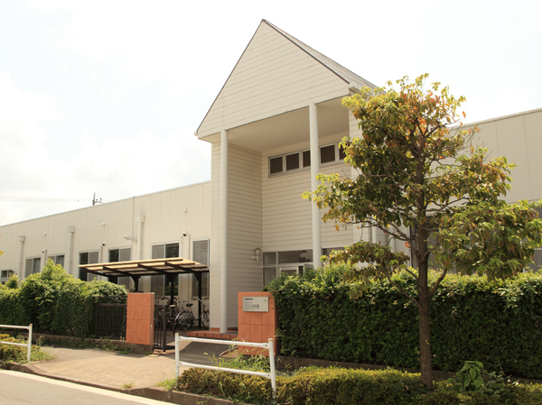 Surrounding environment. Claims about nursery school (about 270m ・ 4-minute walk)