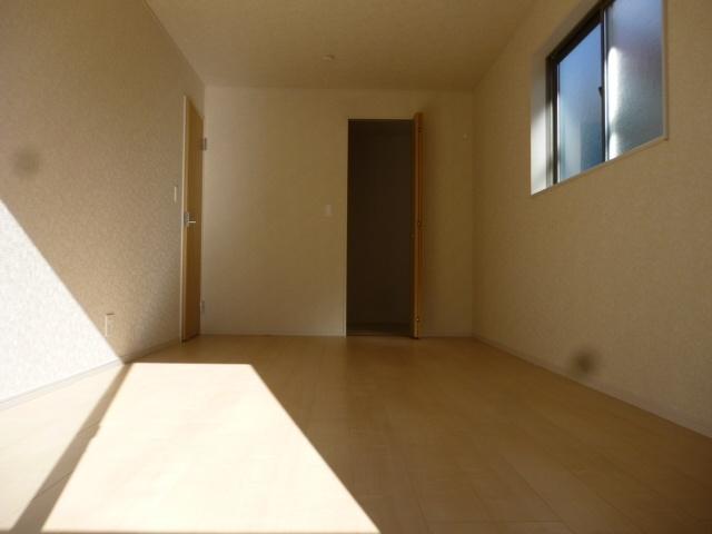 Non-living room. 9 Pledge.