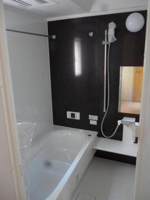 Same specifications photo (bathroom)