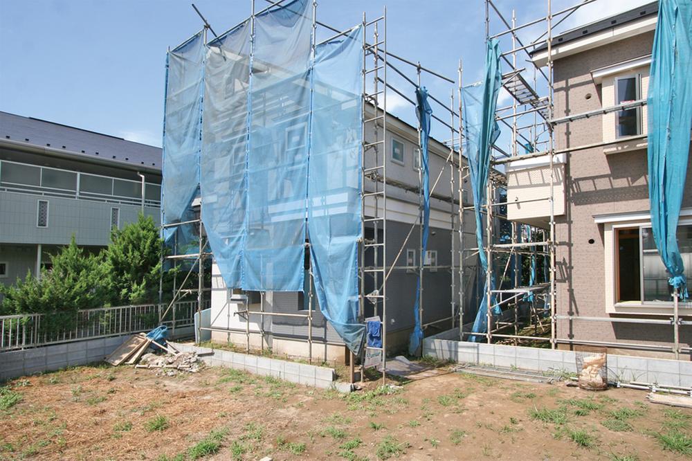 Local appearance photo. Local (August 2013) Shooting A Building