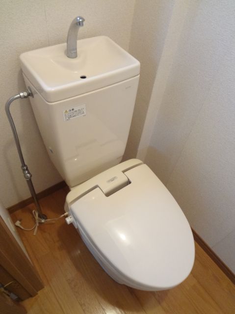 Toilet. bath ・ It is another toilet