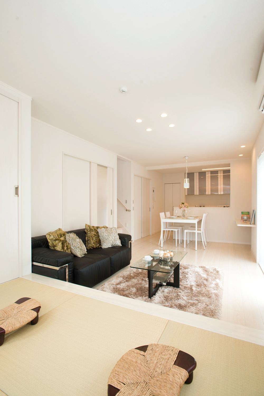 Model house photo. Model house Living from the tatami space