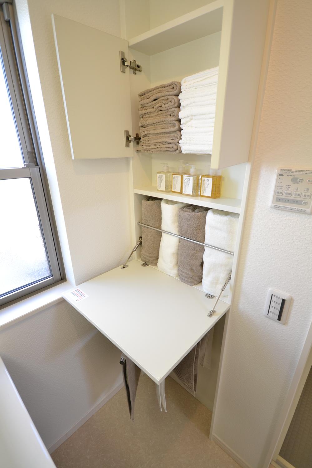 Receipt. Washroom storage You can efficiently accommodate the towel.