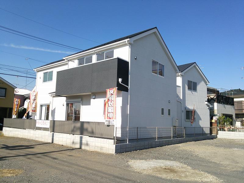 Local photos, including front road. Building 2