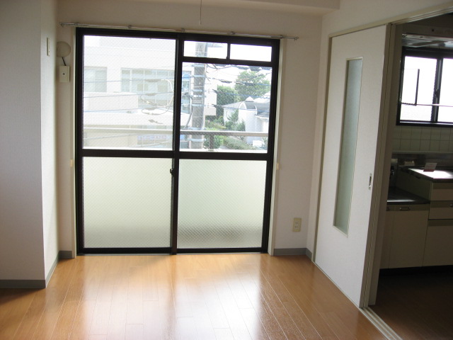 Living and room. The Interoceanic and DK will be closed by two sliding doors! 