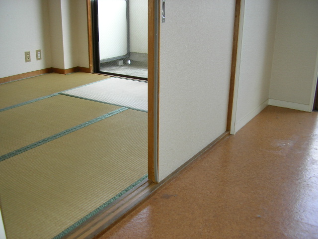 Living and room. Living and Japanese-style room is firmly separate