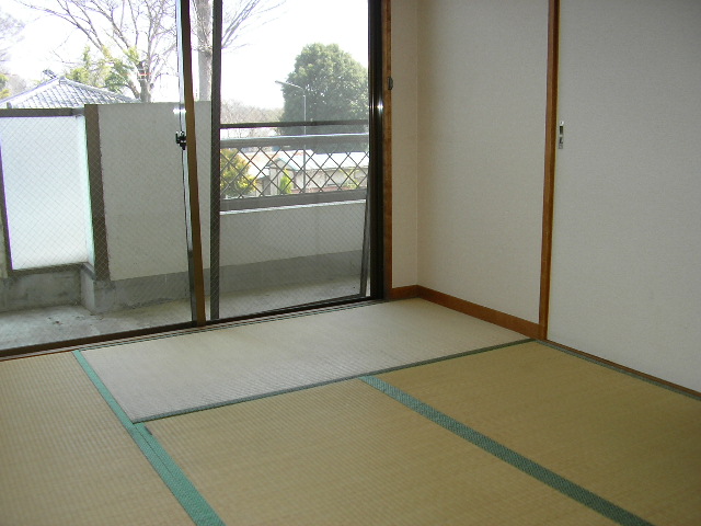 Living and room. To calm Japanese-style space to relax in the family ☆
