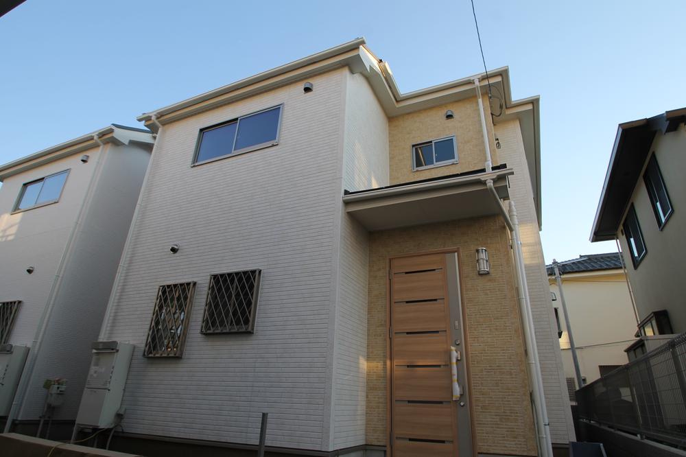 Local appearance photo. Local (12 May 2013) Shooting