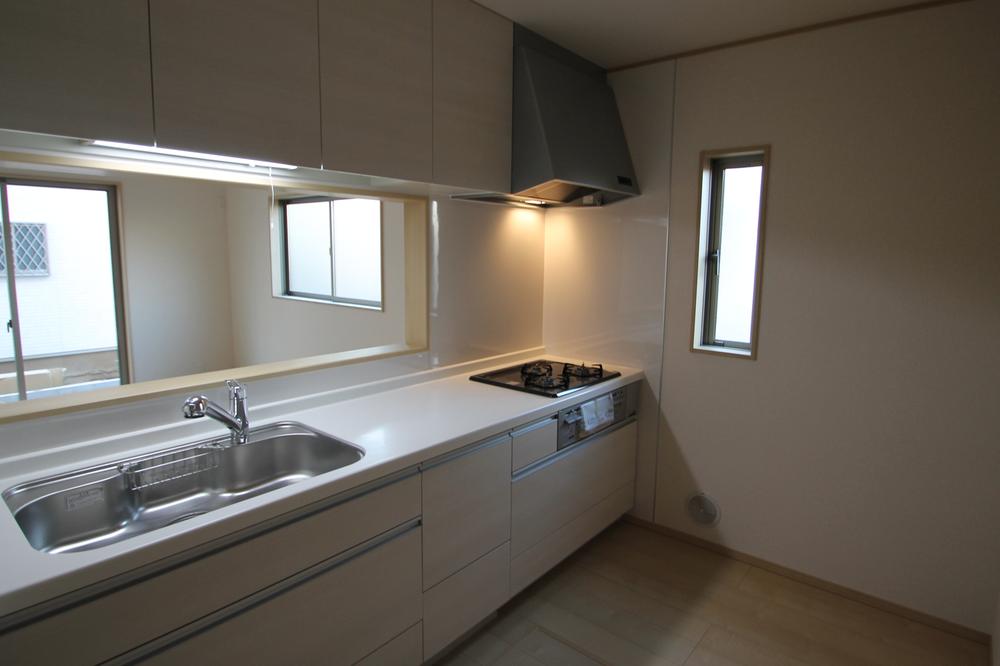 Kitchen. Indoor (12 May 2013) Shooting