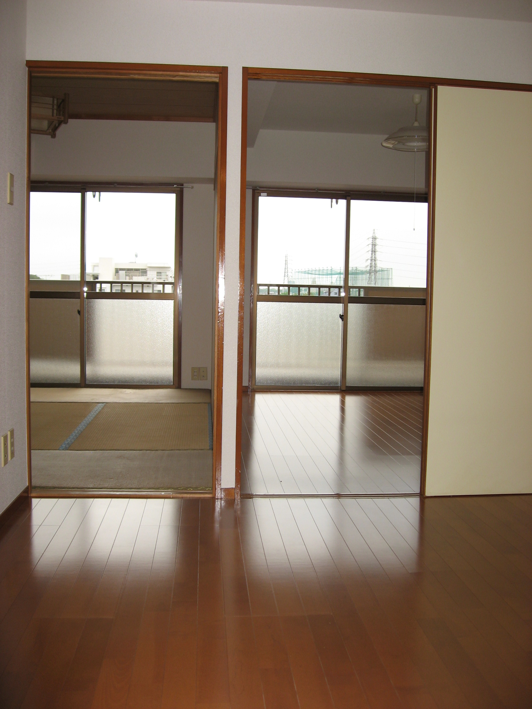 Living and room. Flow is long floor new!