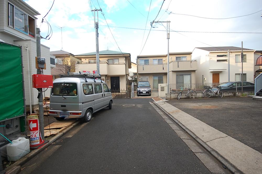 Local photos, including front road. Local (12 May 2013) Shooting