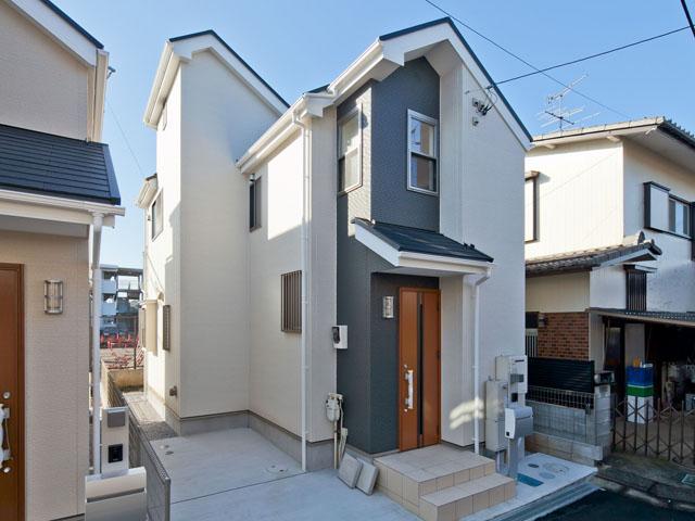 Local appearance photo. Local (12 May 2013) Shooting